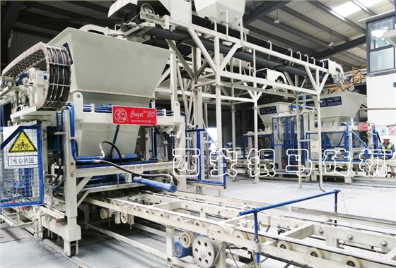 透水磚機(jī)革新升級(jí)，打響民族企業(yè)&ldquo;硬核&rdquo;品牌！