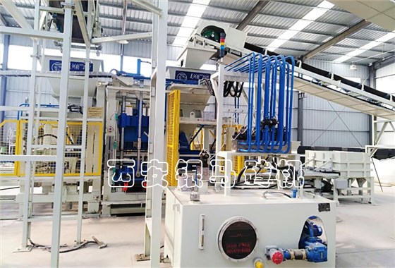 路沿石磚機生產(chǎn)線：砌塊磚機推動資源循環(huán)利用基地建設(shè)