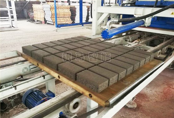 大型免燒磚設備：功能特點就是制品質(zhì)量