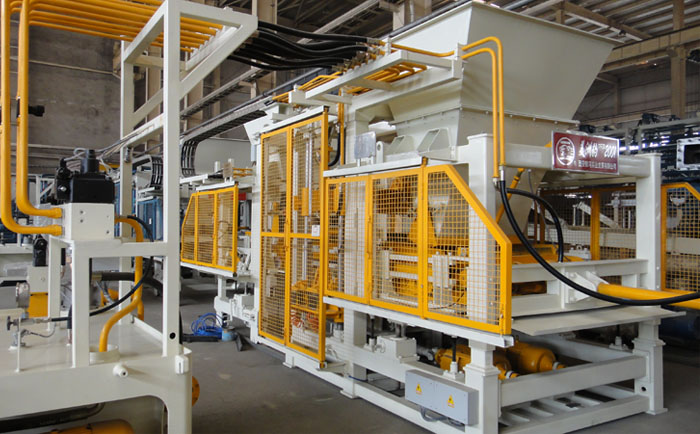 對混凝土砌塊成型機進行基礎(chǔ)動力分析的前提