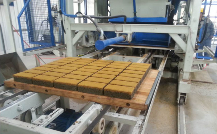 謹記六點:搞定水泥免燒磚機設(shè)備的日常護養(yǎng)！