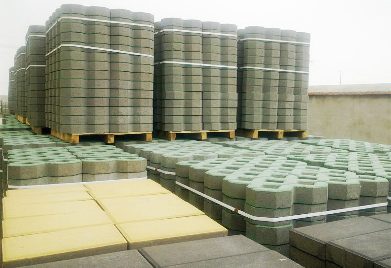 植草磚制磚機(jī)操作注意事項有哪些？