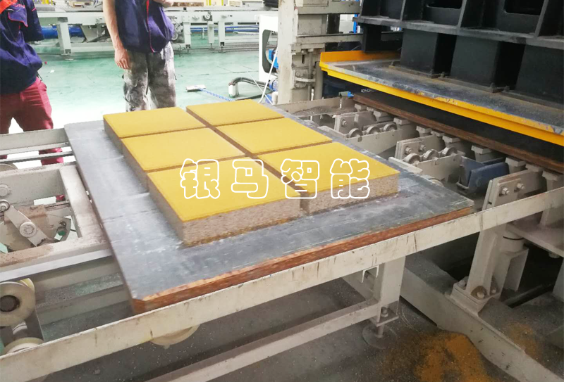 導(dǎo)致全自動(dòng)水泥透水磚機(jī)使用壽命驟降的兩大原因！