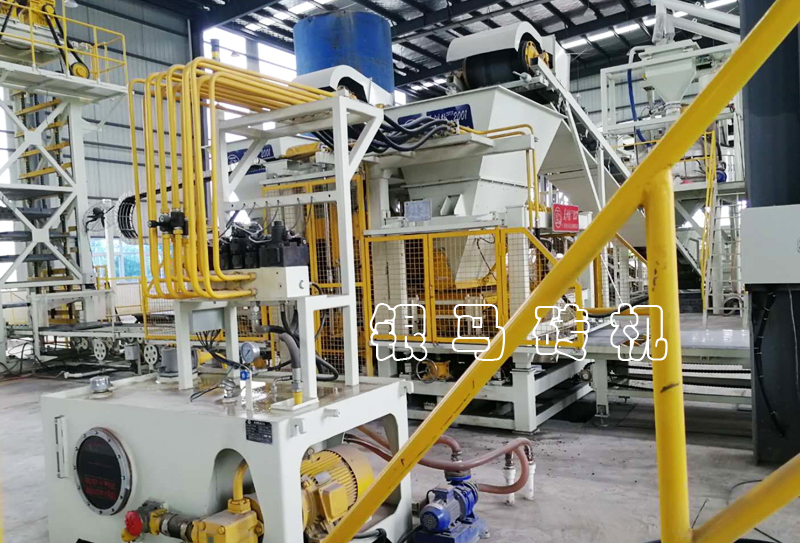 水泥彩磚設備：透水磚機如何預防故障的發(fā)生？