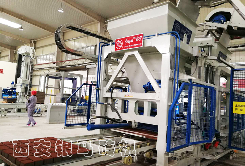 透水磚機(jī)設(shè)備生產(chǎn)線與眾不同的生產(chǎn)體驗(yàn)從智能化開(kāi)始！