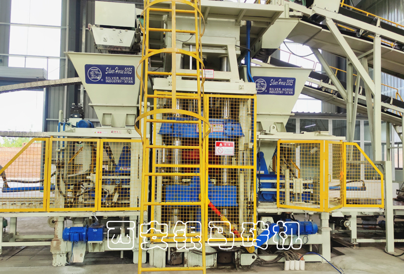 自動(dòng)化水泥磚機(jī)器：連續(xù)陰雨，你的機(jī)械設(shè)備如何維護(hù)？