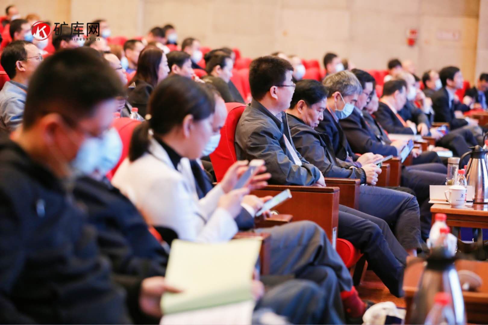 2021全國(guó)礦業(yè)采購(gòu)與供應(yīng)商大會(huì)暨礦業(yè)新裝備新技術(shù)論壇在鄭州召開