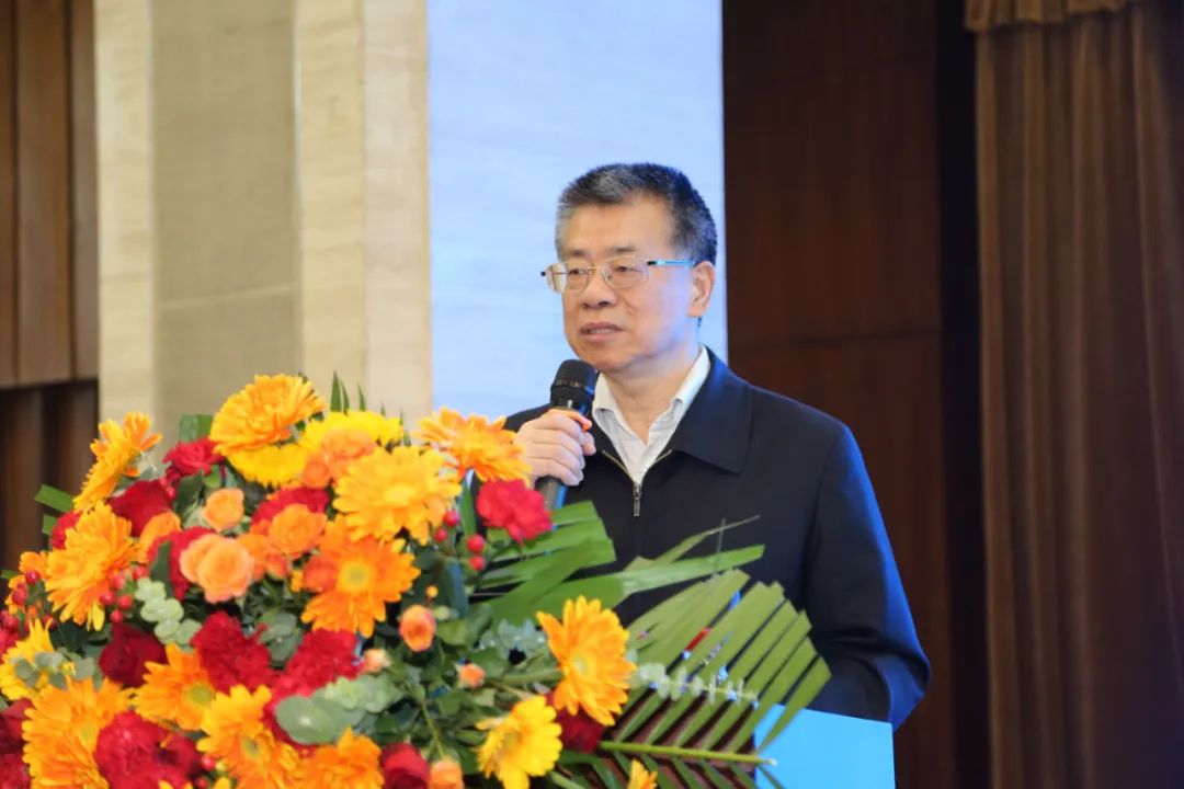 全國粉煤灰暨煤矸石綜合利用新技術(shù)、新設(shè)備交流大會(huì)成功召開